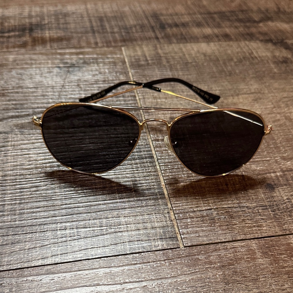 Diff Eyewear Gold Aviator Sunglasses
